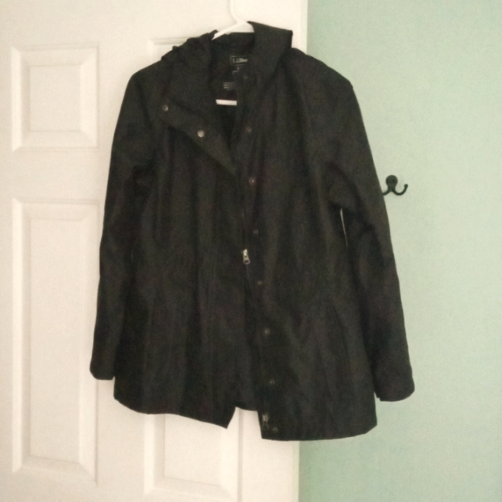 L.L. Bean | Women's Black Windbreaker | Long Sleeve Hoodie | Small Petite
